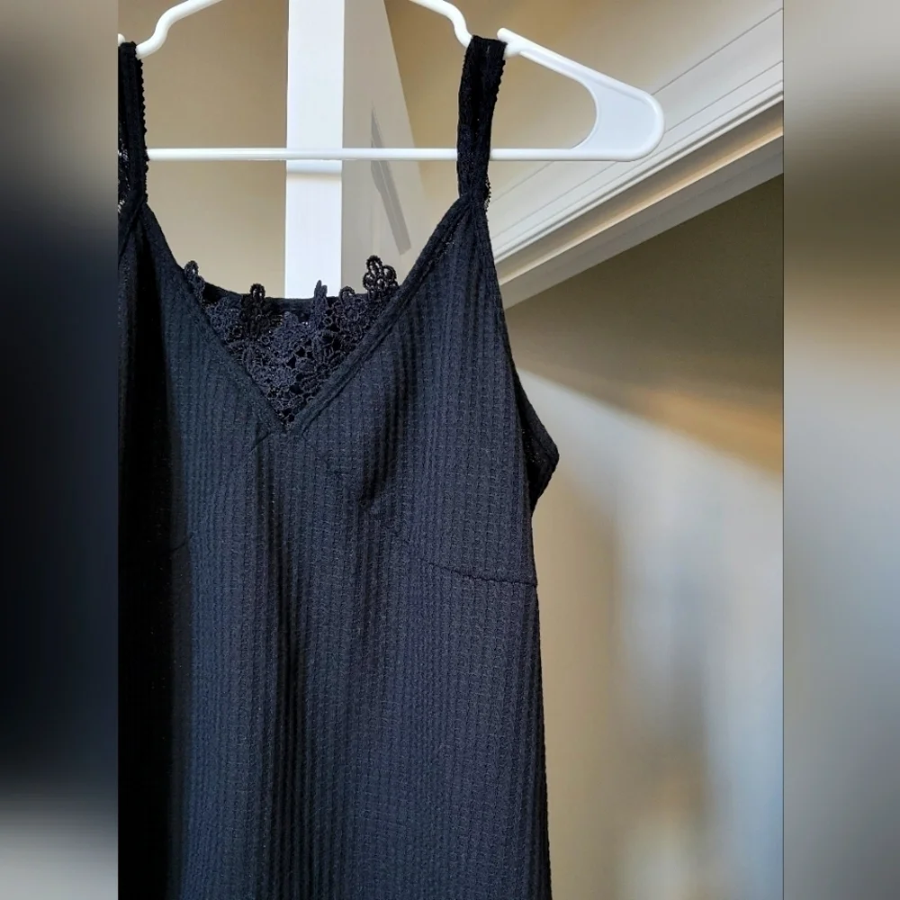 Black Lace Trim Camisole Tank Top XL Sheer Ribbed Flowy Straps